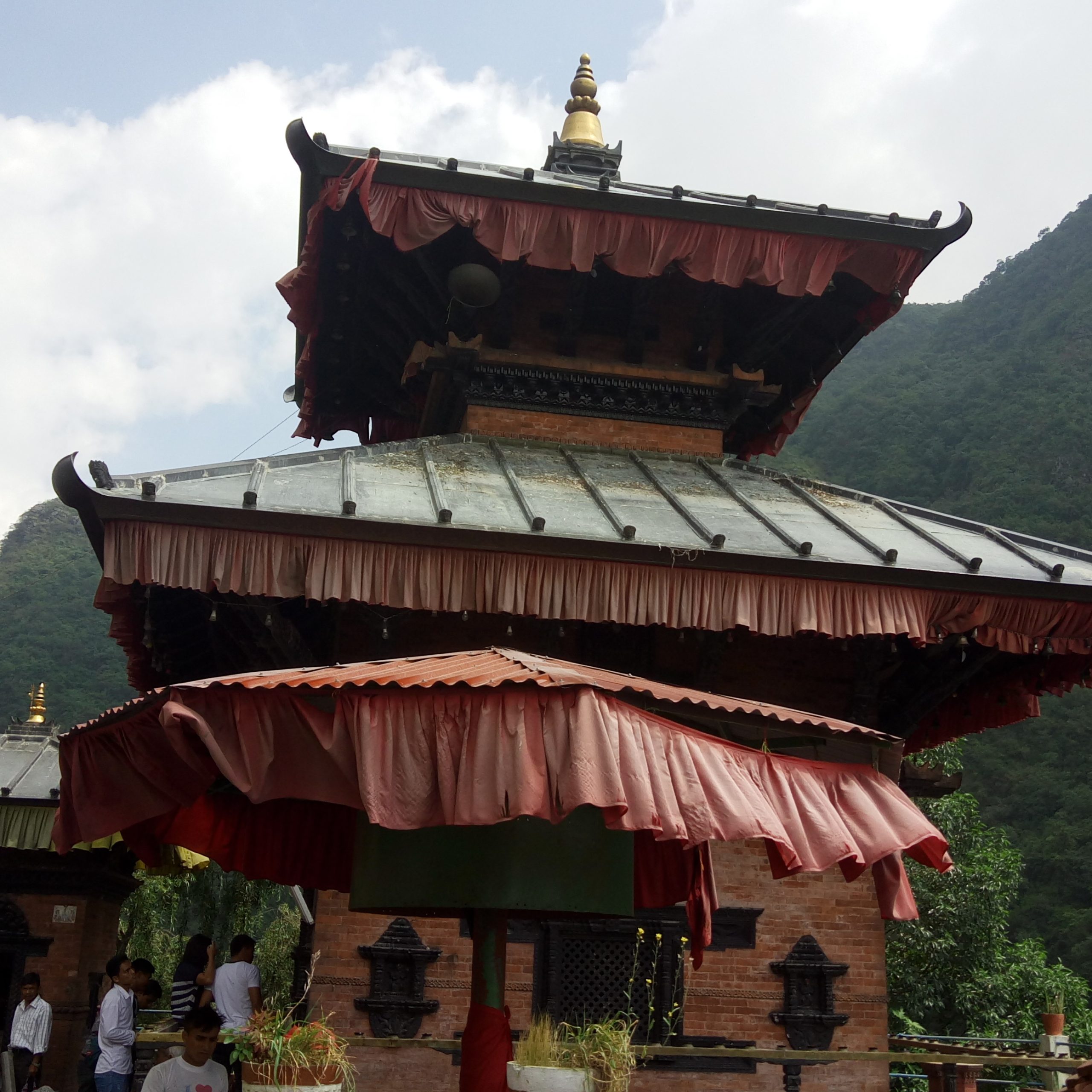 Day 08 : Deurali to Annapurna Base Camp (4130m, 7/8 hrs.). Overnight at Tented Accomodation