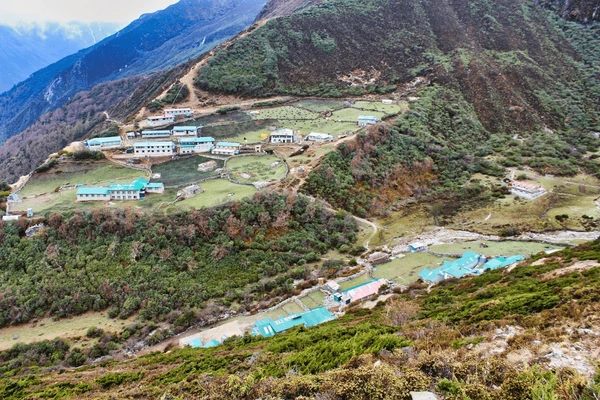 Day 10 : Gokyo to Dole (4200m, 5 hrs.) .Overnight at Tea House