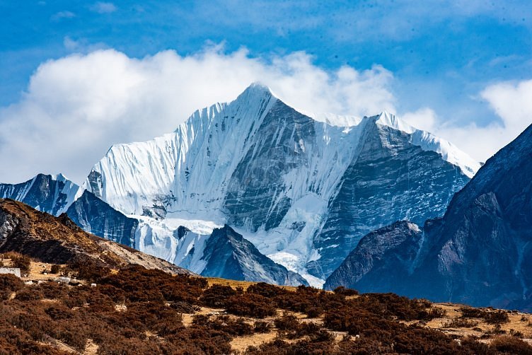 Day 05 : Hike to Wangditse Gompa. Overnight at hotel