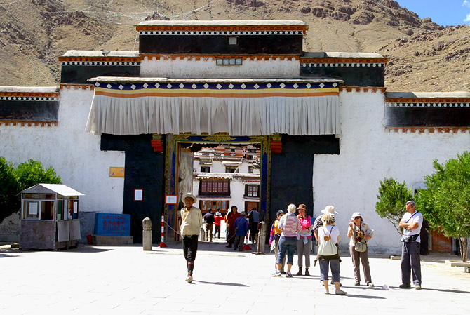 Day 06: Scenic Journey from Lhasa to Shigatse