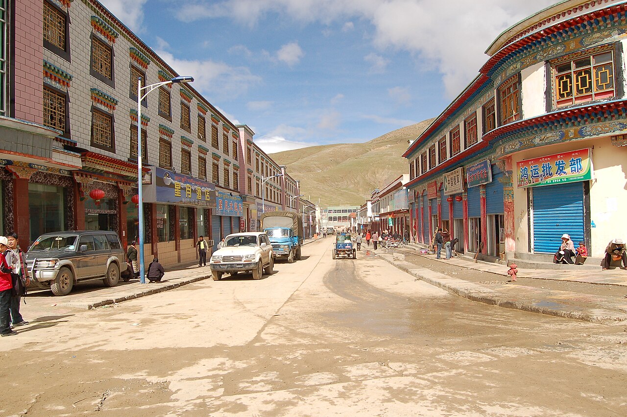 Day 12: Final Day of Trekking – Darchen to Saga